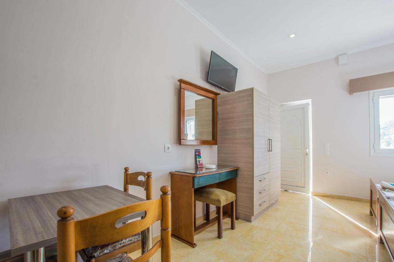 Dennis Tsilivi Houses & Studios By "Elite" Ngoại thất bức ảnh